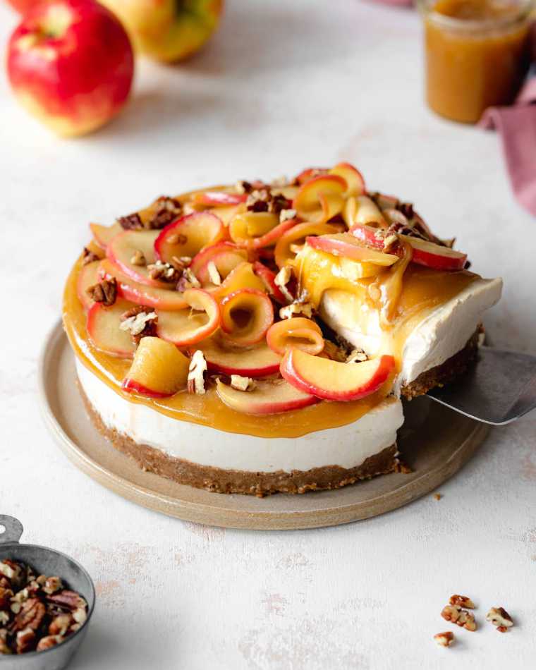 vegan caramel apple cheesecake