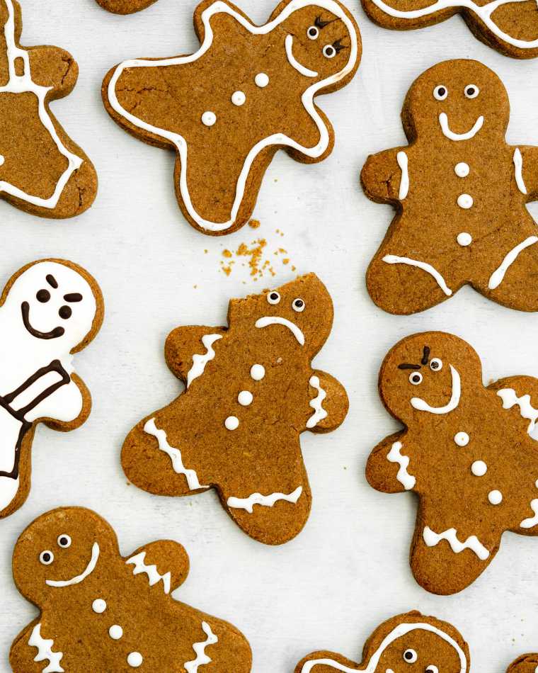 08 gingerbread people cookies