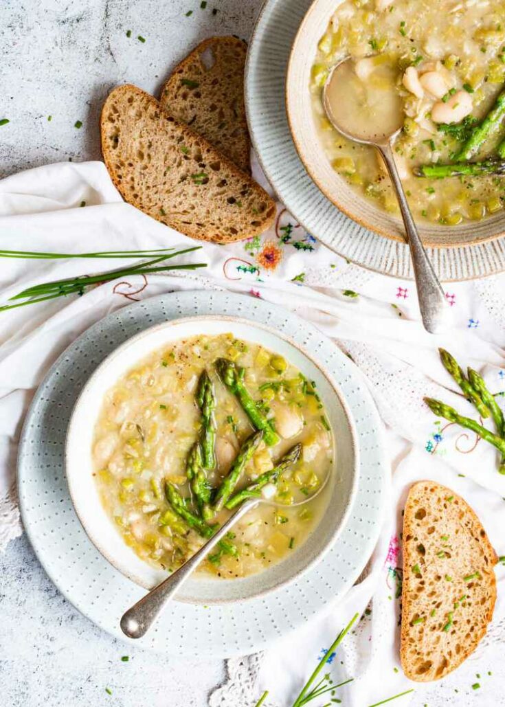 13 Asparagus and White bean soup