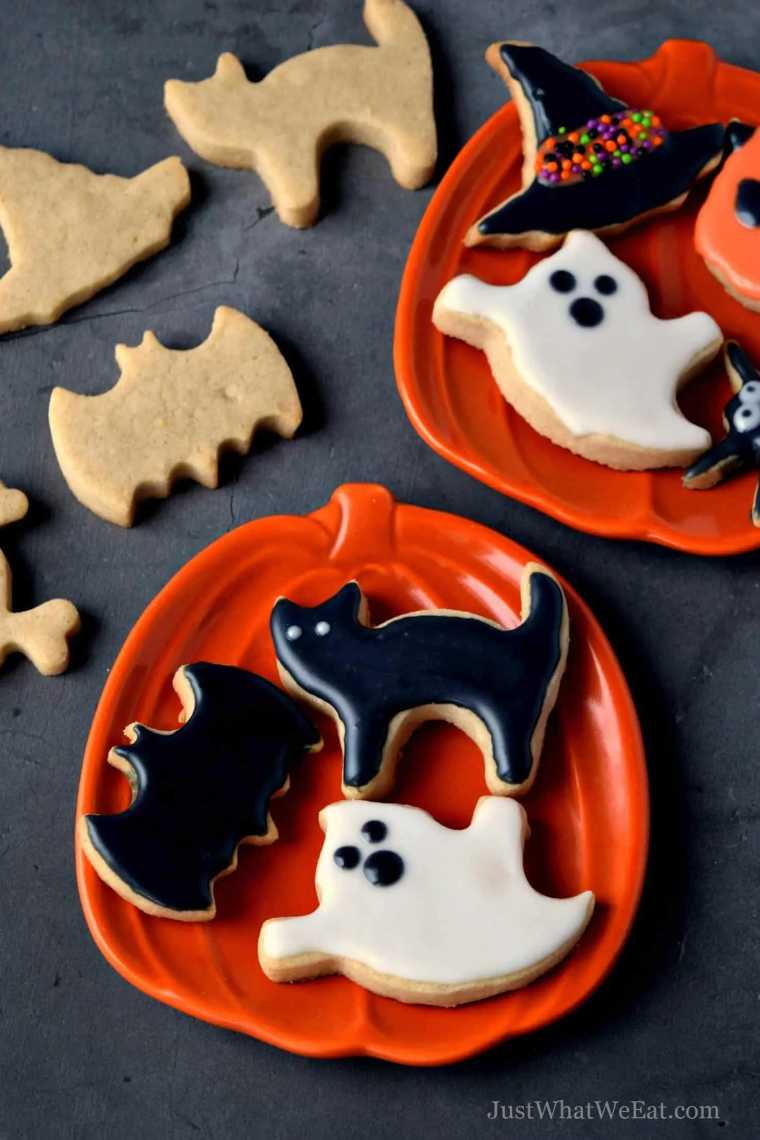 13 Halloween Cutout Cookies