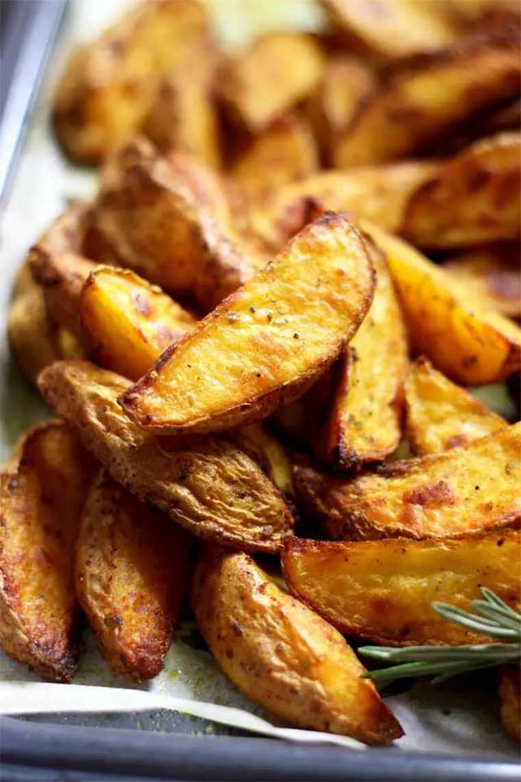 14.8 Easy Baked Potato Wedges