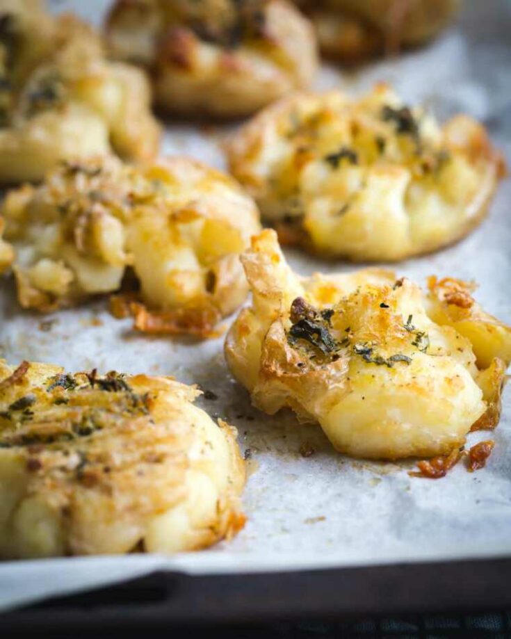 18 Crispy Smashed Potatoes with Garlic