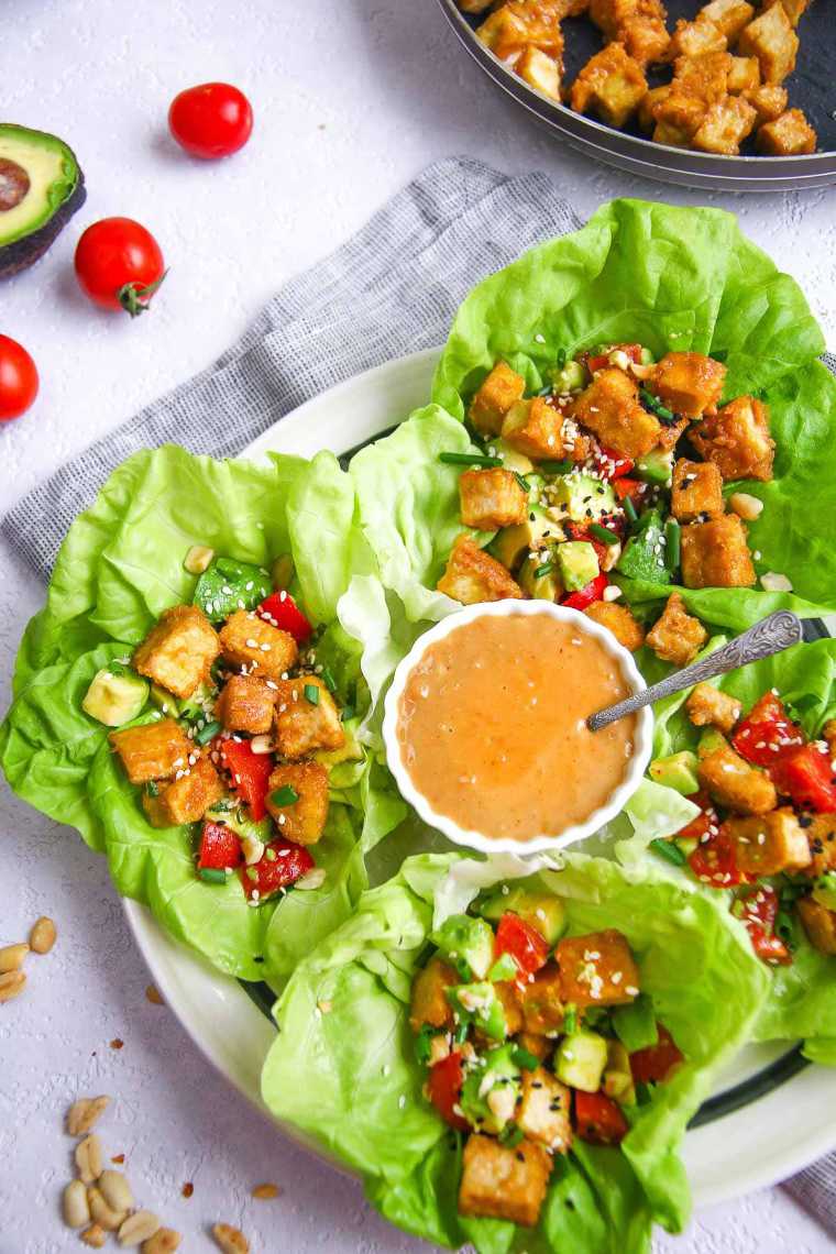 19 Healthy Lettuce Wraps with Peanut Sauce