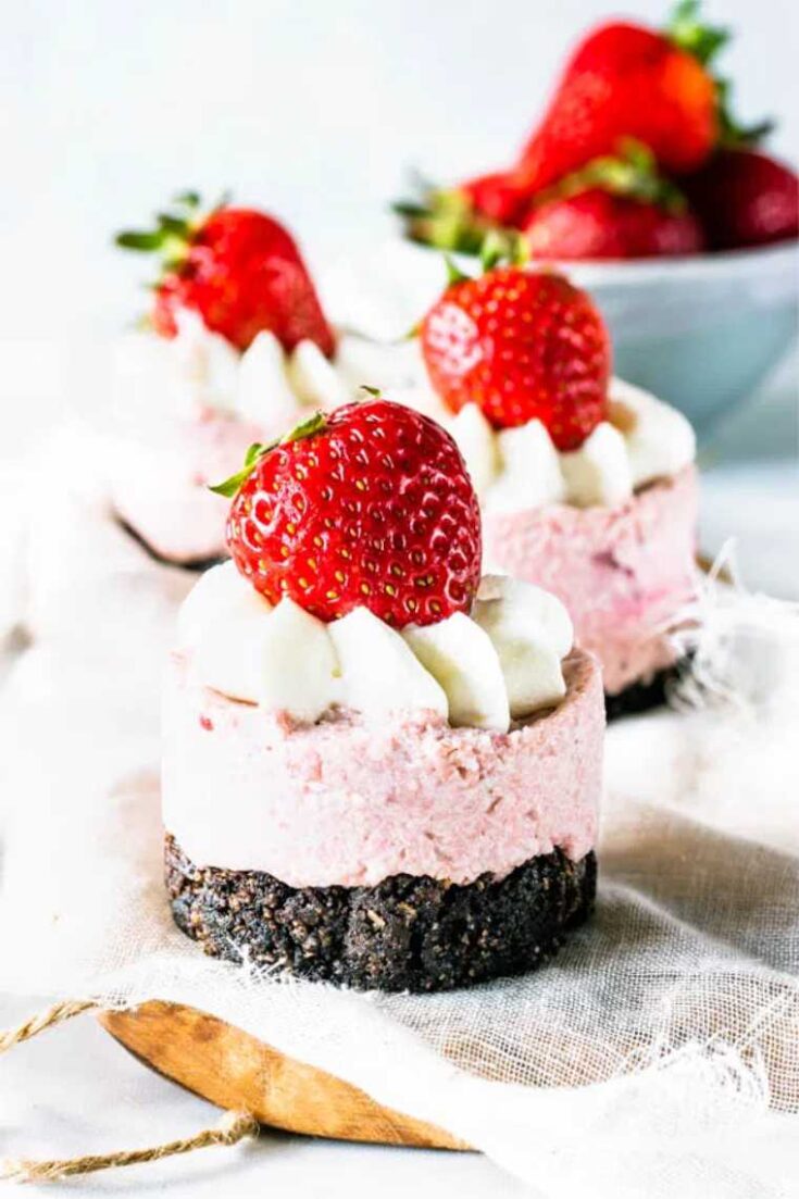 19 vegan strawberry cheesecakes