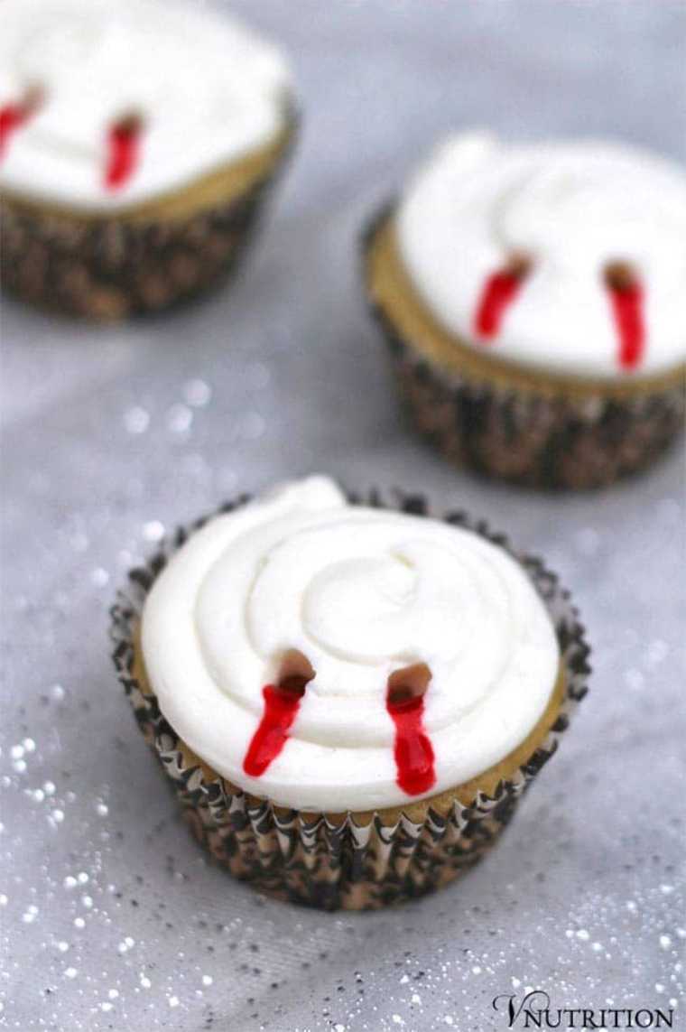 23 Vampire bite cupcakes