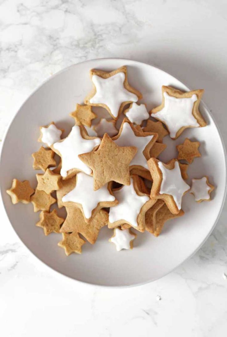 23 star shaped cinnamon cookies