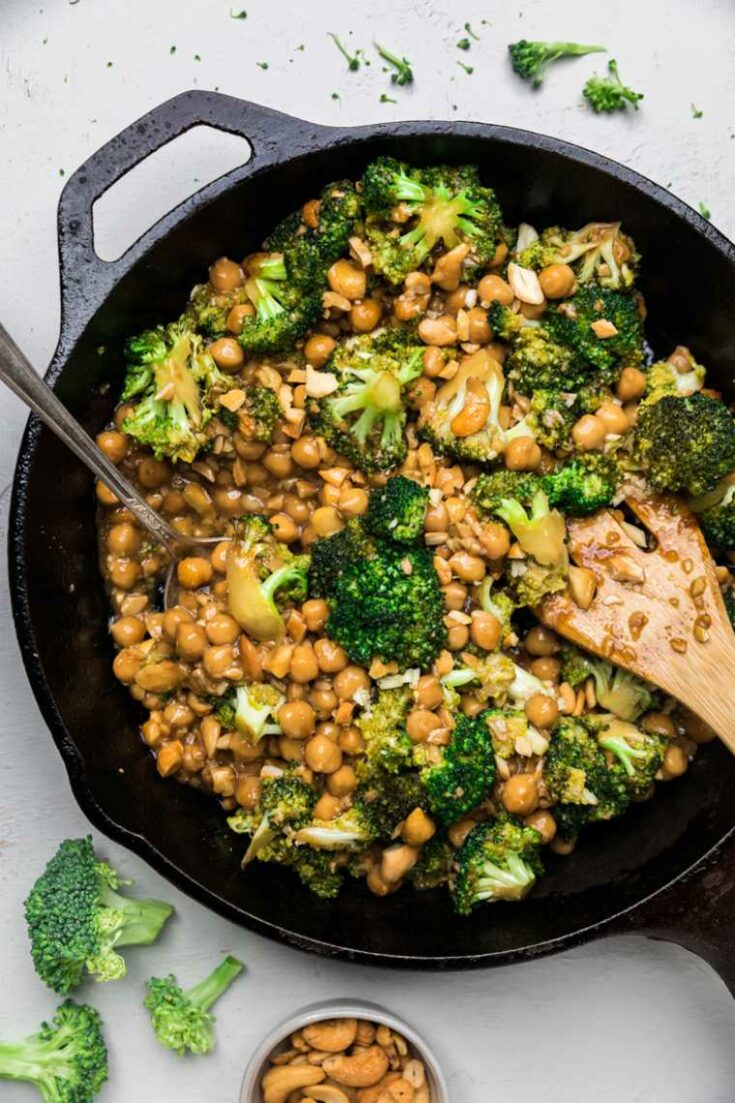 Broccoli with Garlic Sauce Skillet Vegan