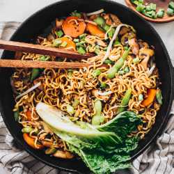 Vegetable Chow Mein in Frying Pan