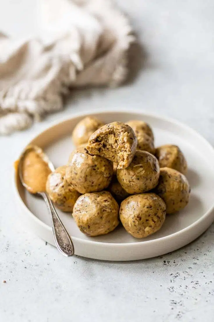 Easy Peanut Butter Protein Balls