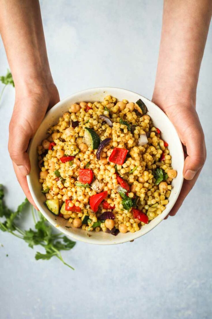 Garlic Couscous With Vegetables and Chickpeas