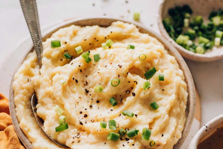plant-based mashed potatoes in a serving bowl on a table