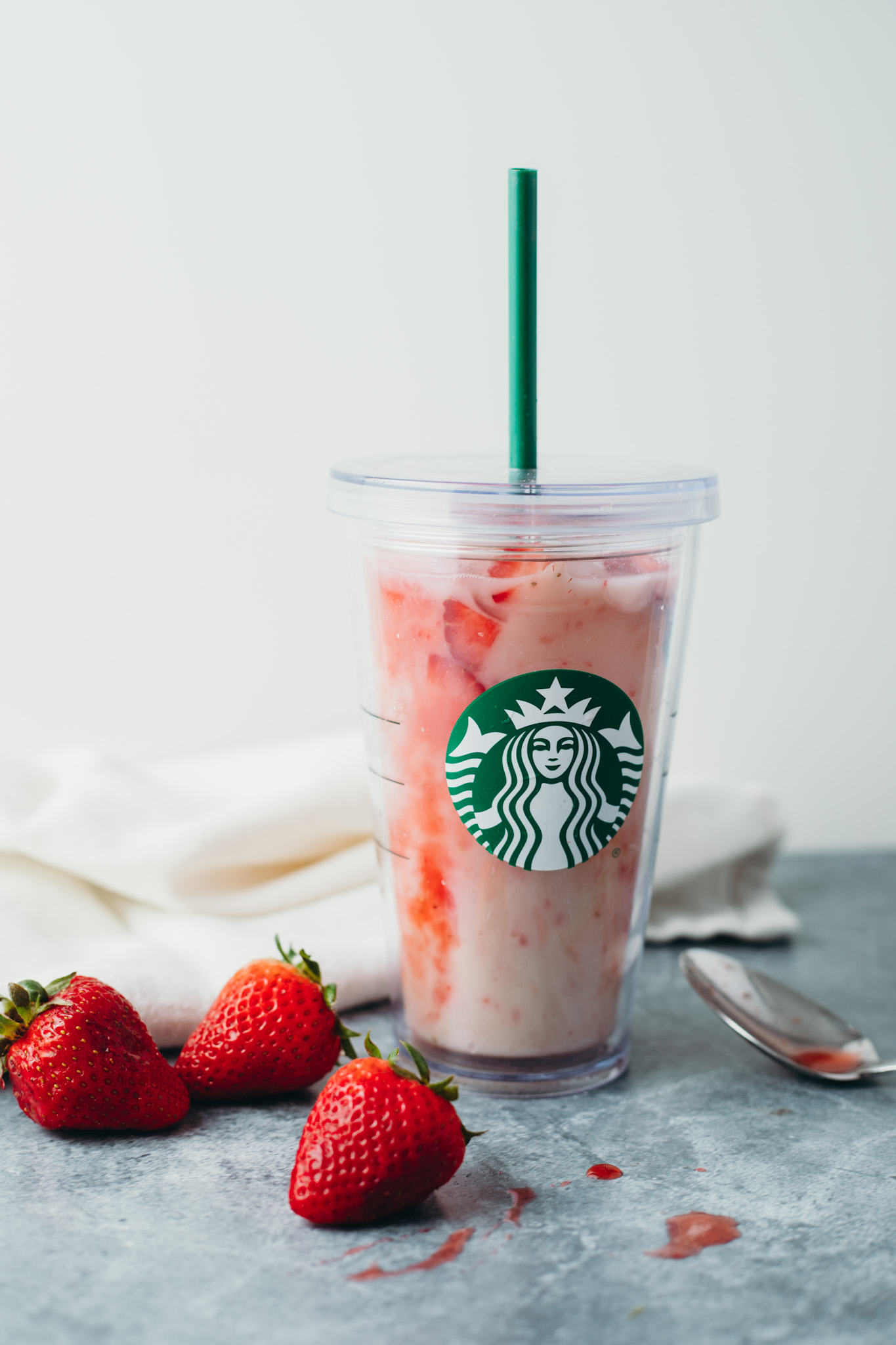 berries cream pink drink