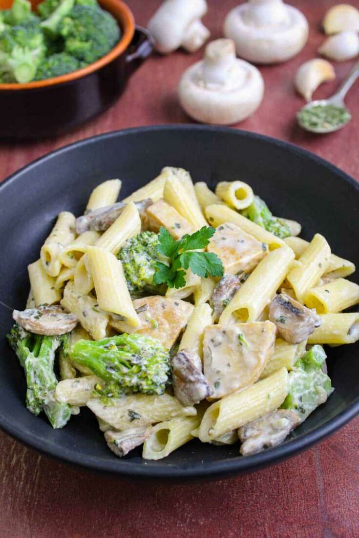 creamy vegan pasta tempeh mushroom broccoli