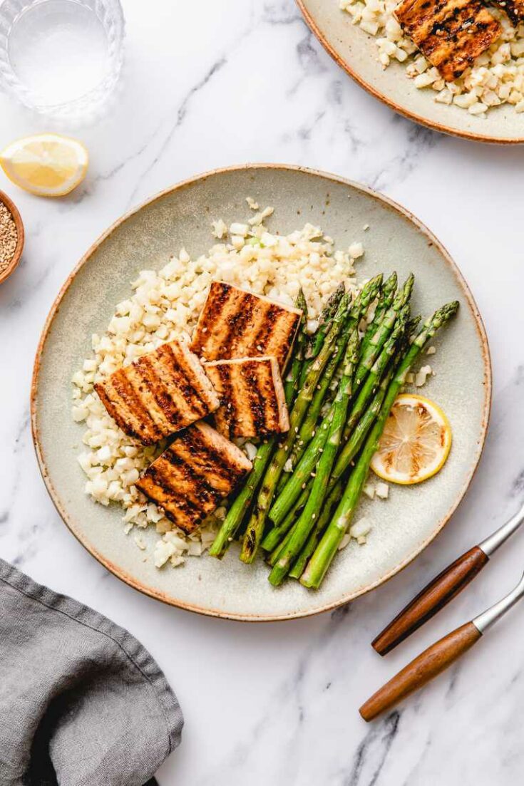 easy grilled tofu with asparagus