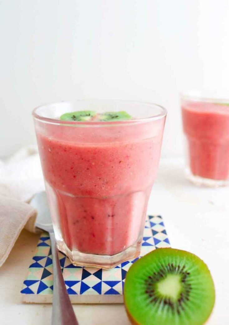 strawberry kiwi pineapple smoothie